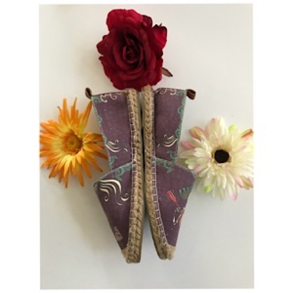 Artsy Espradrilles - Picture 2 of 8